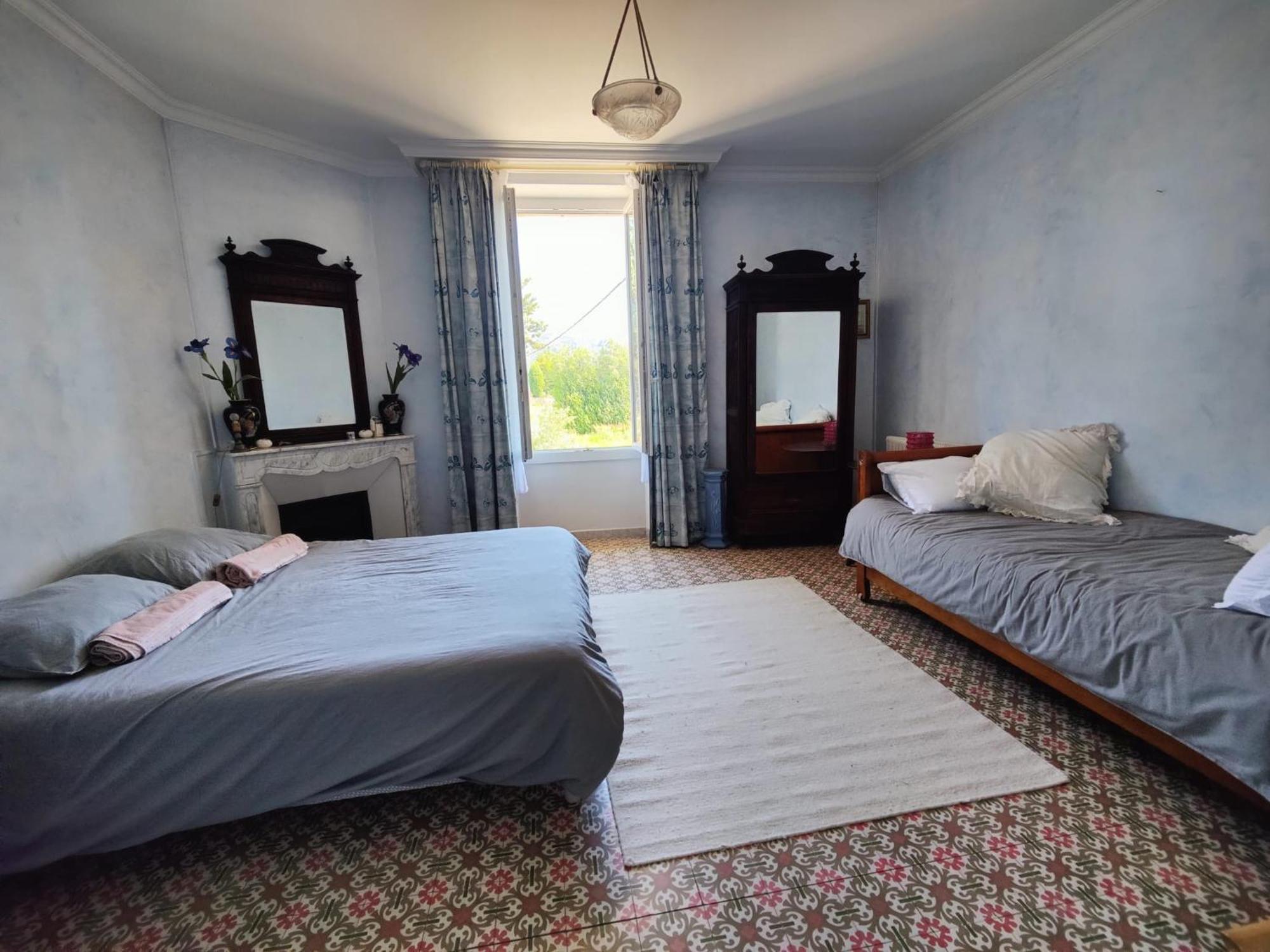 Chambre 3 Personnes Avec Salle De Bain Dans Mas Du Luberon Robion en Luberon Bagian luar foto