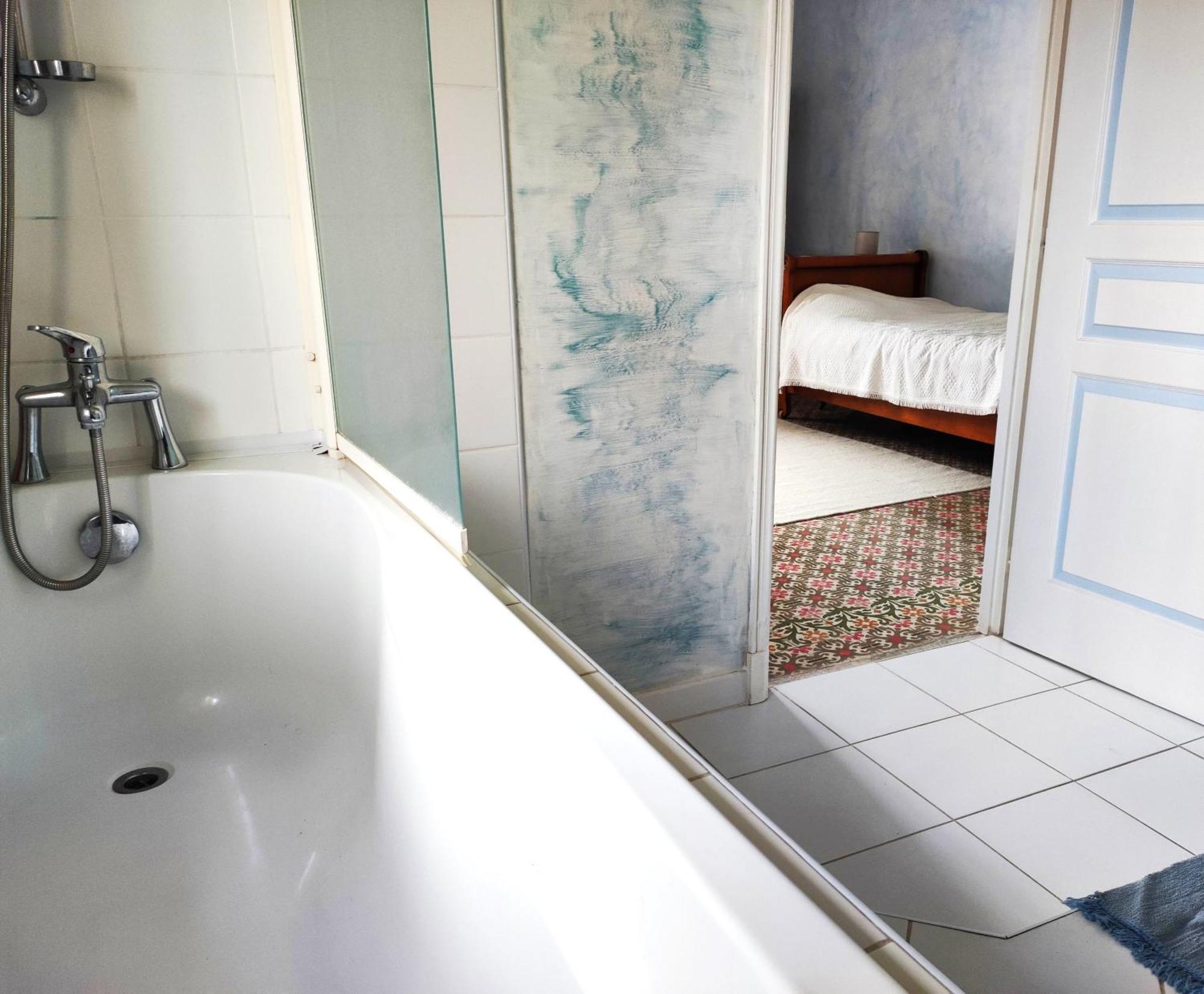 Chambre 3 Personnes Avec Salle De Bain Dans Mas Du Luberon Robion en Luberon Bagian luar foto